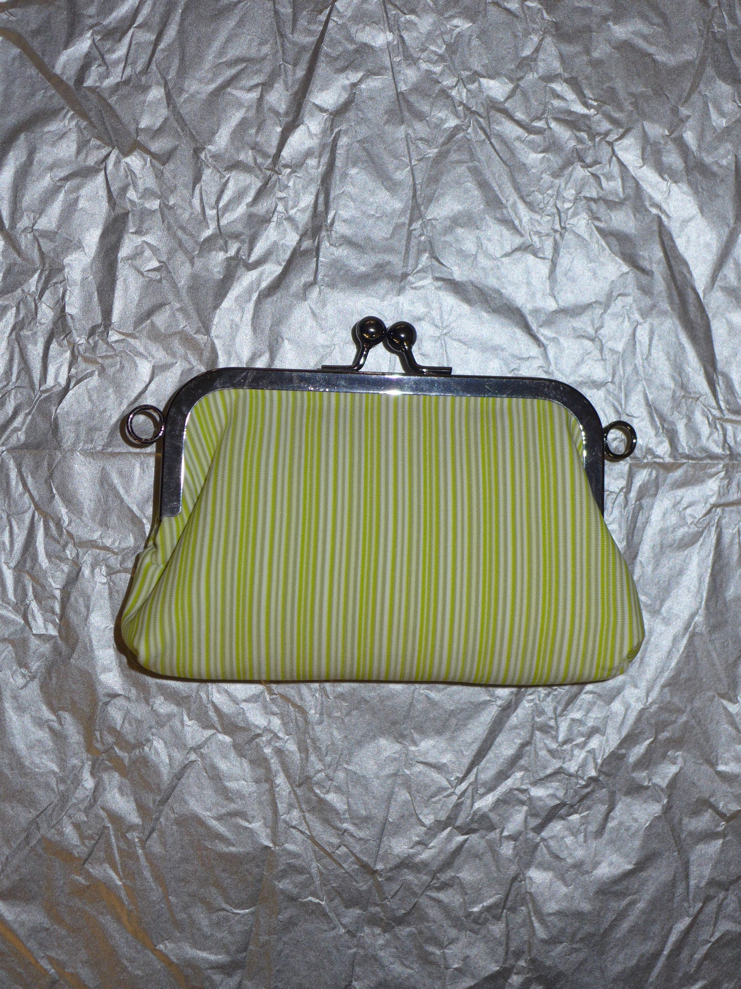 kiss lock pouch(lime&grey striped)